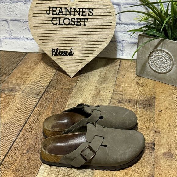 Birkenstock Birkis Boston
Suede Taupe clog ladies 7 mens 5 - Picture 3 of 13